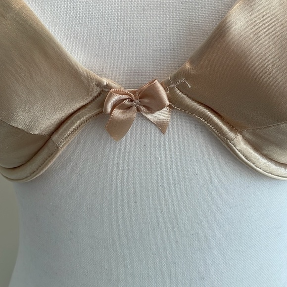 Victoria’s Secret Beige Padded Push Up Bra. 36C NWOT - Picture 3 of 9